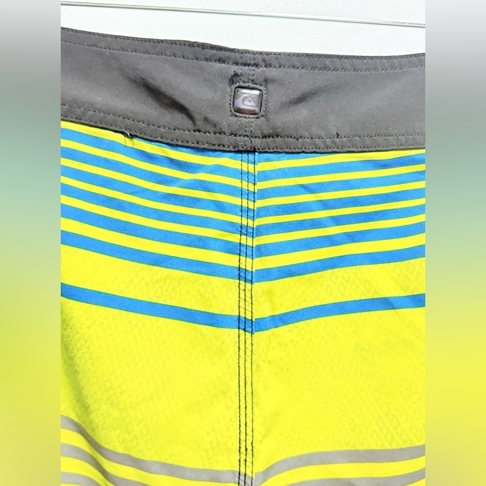 Quiksilver Men's Vibrant Striped Board Shorts - Lime, Blue, Charcoal - Picture 4 of 8